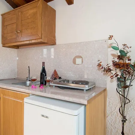 Lofos Apartman Kerí